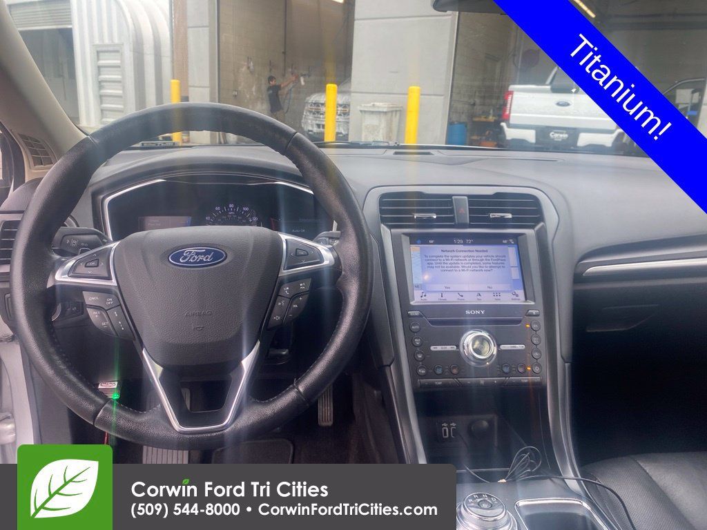 Used 2019 Ford Fusion Titanium AWD/4WD image 2