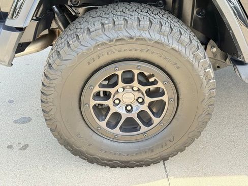 Used 2023 Jeep Wrangler Unlimited Rubicon w/ Xtreme 35 Tire Package AWD/4WD image 10