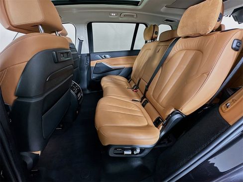 Used 2022 BMW X7 xDrive40i image 33