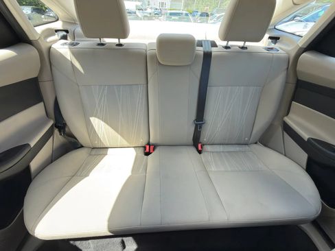 Used 2016 Ford Focus SE FWD image 24