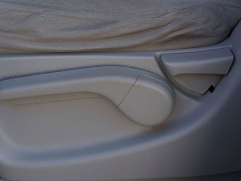 Used 2016 Nissan Quest SV image 29