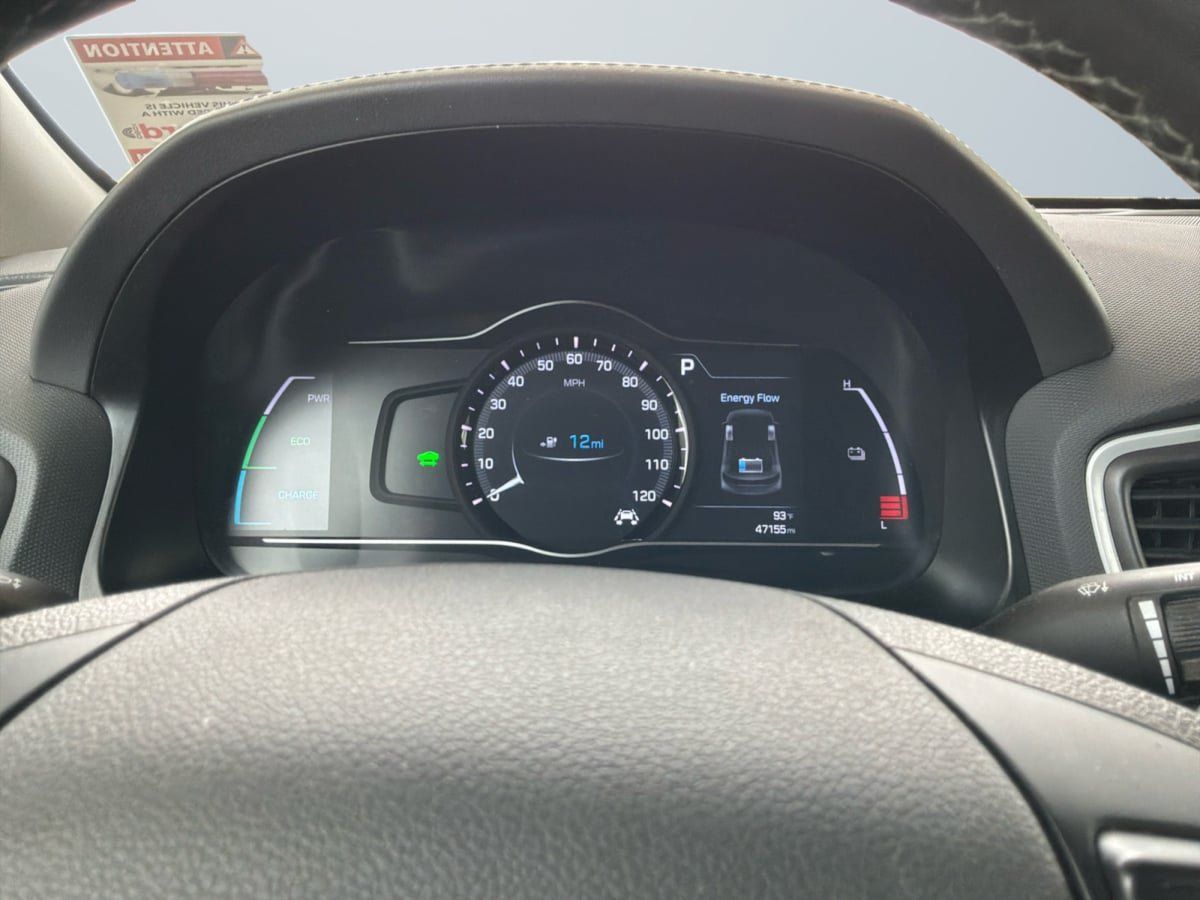 Used 2018 Hyundai Ioniq Limited FWD image 11