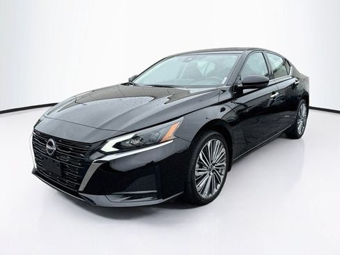Used 2024 Nissan Altima 2.5 SL AWD/4WD image 1