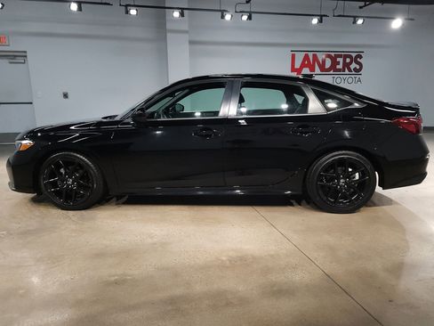 Used 2025 Honda Civic Sport image 4