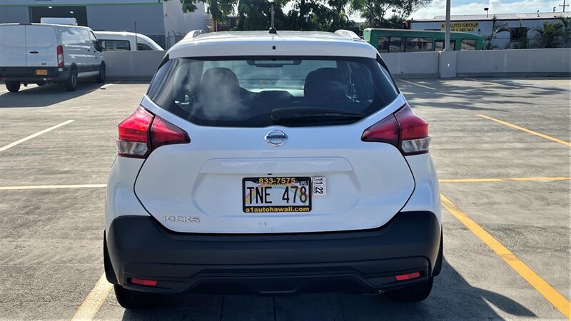 Used 2018 Nissan Kicks S FWD image 5