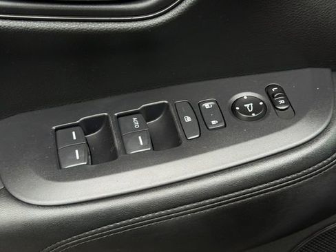 Certified 2025 Honda HR-V LX image 13
