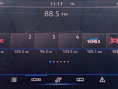 Used 2021 Volkswagen Tiguan SE image 28