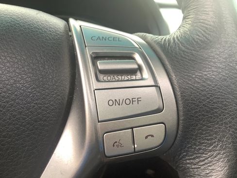 Used 2015 Nissan Altima 2.5 SV w/ Convenience Package FWD image 40