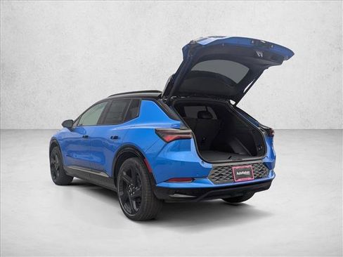 New 2026 Chevrolet Equinox EV RS image 9