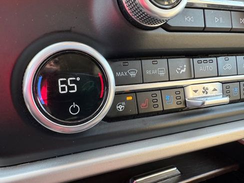 Used 2024 Ford Expedition Limited image 27