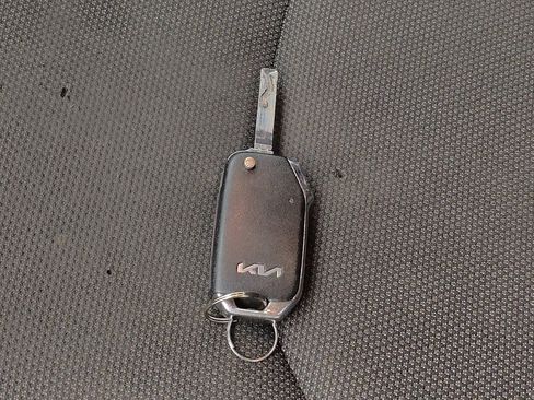 Used 2022 Kia Forte LXS FWD image 32