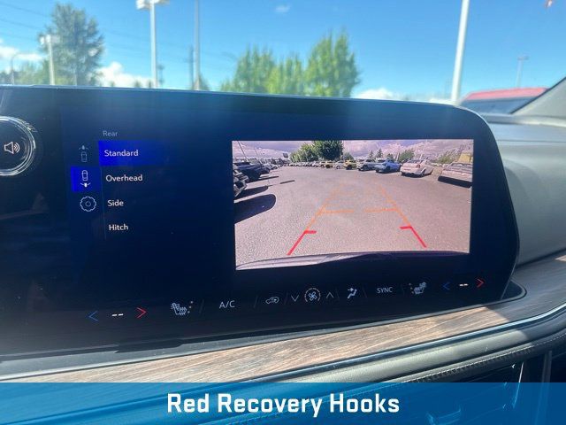 Used 2025 Chevrolet Suburban Z71 AWD/4WD image 29