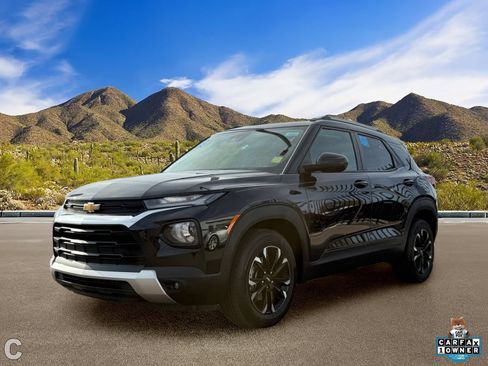 Used 2023 Chevrolet TrailBlazer LT FWD image 2