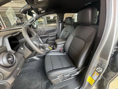 Used 2024 Chevrolet Colorado Trail Boss w/ Advanced Trailering Package image 19