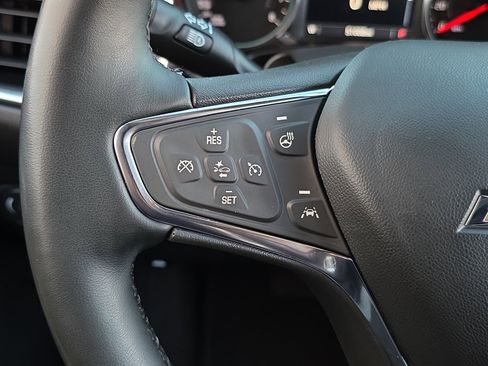 Used 2023 Chevrolet Equinox Premier image 17