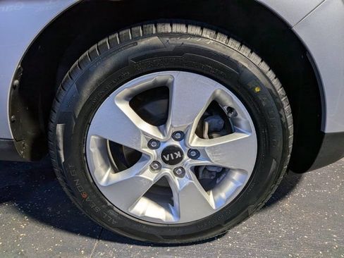 Used 2019 Kia Soul FWD image 14