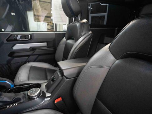 Used 2024 Ford Bronco Black Diamond image 10