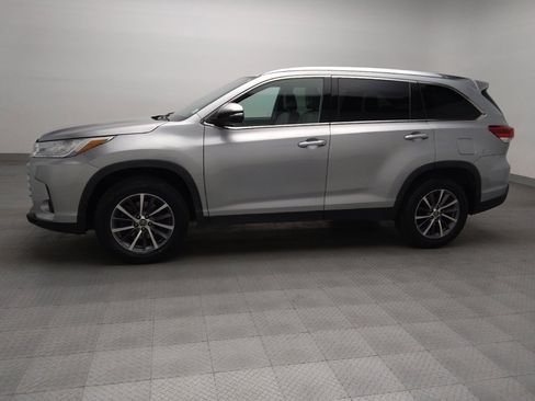 Used 2019 Toyota Highlander XLE image 2