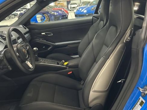 Used 2024 Porsche 718 Cayman RWD image 2