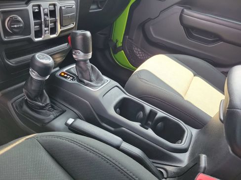 Used 2018 Jeep Wrangler Unlimited Sport S AWD/4WD image 29