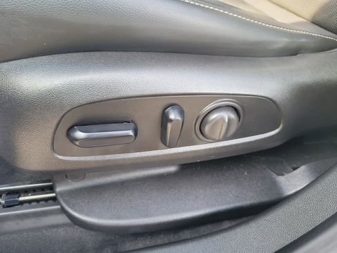 Used 2017 GMC Acadia SLT w/ LPO, Black Accent Package image 17