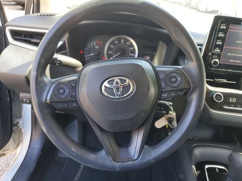 Used 2020 Toyota Corolla LE FWD image 21