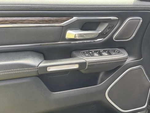 Used 2019 RAM 1500 Laramie AWD/4WD image 14