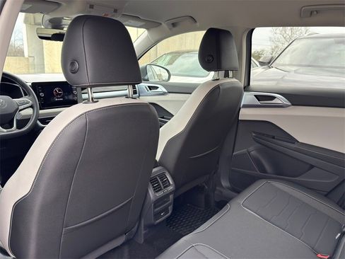 New 2025 Volkswagen Taos SE image 28