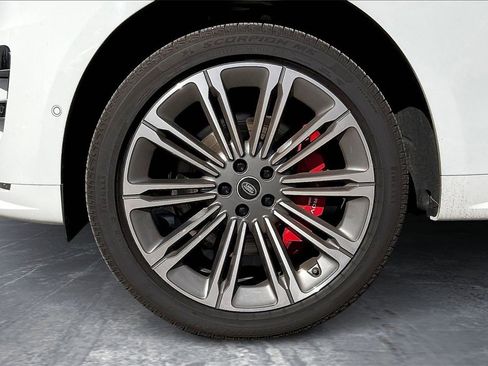 Used 2025 Land Rover Range Rover Sport Dynamic SE image 33