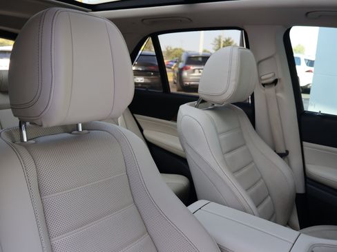 Certified 2022 Mercedes-Benz GLE 450 4MATIC image 30