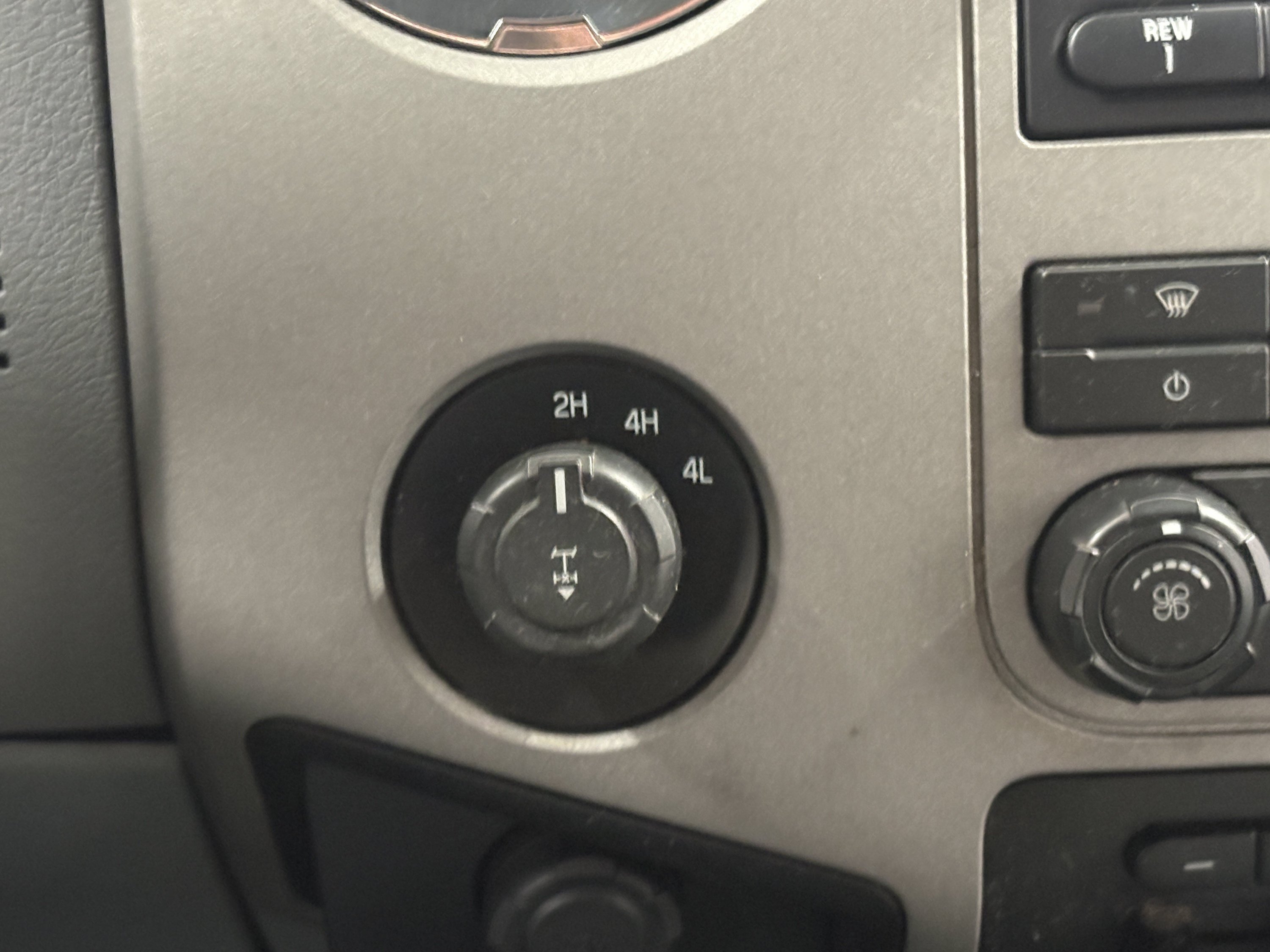 Used 2016 Ford F250 XLT w/ XLT Value Package AWD/4WD image 11
