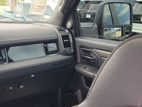Used 2026 RAM 2500 Limited AWD/4WD image 14