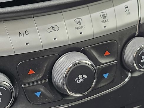 Used 2019 Dodge Journey SE w/ Connectivity Group image 24