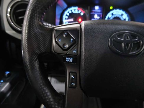 Used 2020 Toyota Tacoma TRD Sport image 33
