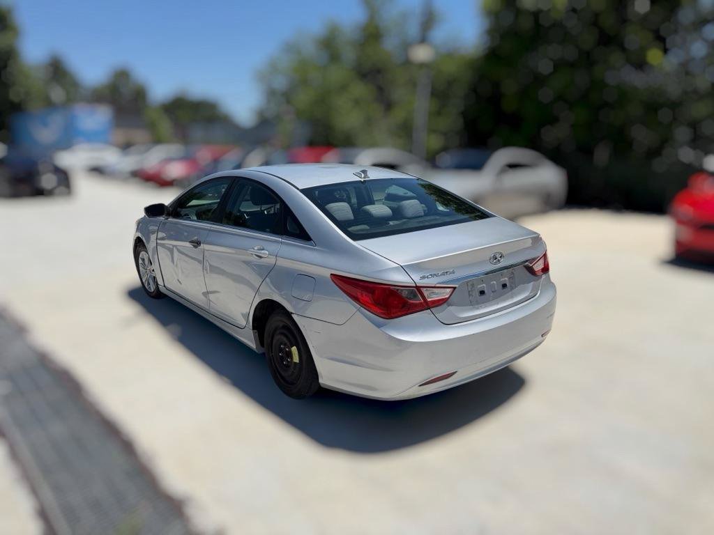 Used 2012 Hyundai Sonata GLS w/ Popular Equipment Pkg FWD image 9