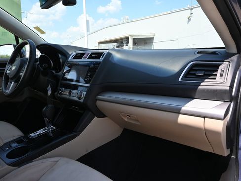 Used 2017 Subaru Legacy 2.5i Premium AWD/4WD image 22