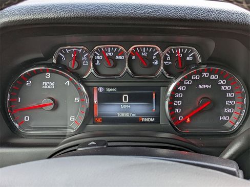 Used 2015 GMC Yukon SLE image 16