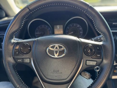 Used 2018 Toyota Corolla iM image 17