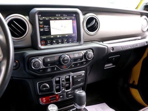 Used 2019 Jeep Wrangler Unlimited Rubicon AWD/4WD image 16