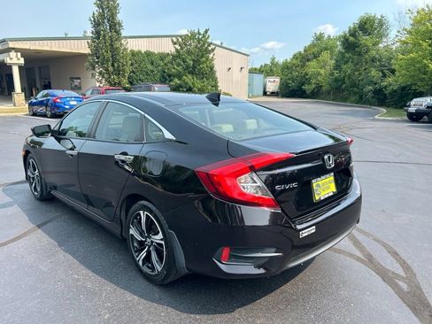 Used 2017 Honda Civic Touring image 5