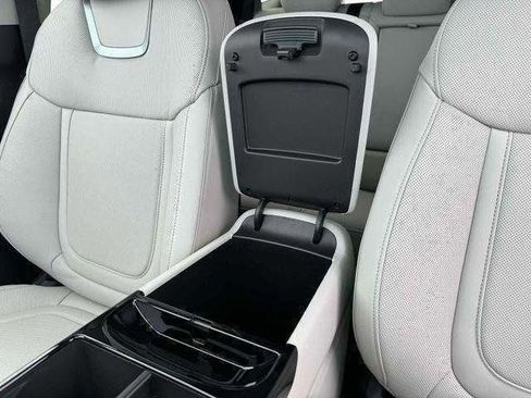 New 2025 Hyundai Tucson Limited FWD image 18