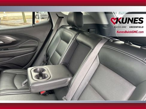 Used 2023 GMC Terrain SLT image 35