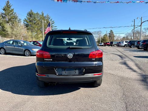 Used 2017 Volkswagen Tiguan S image 4