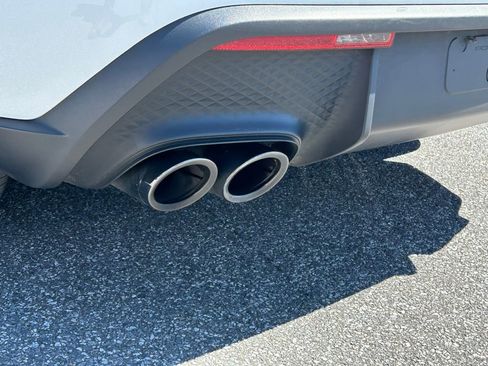 Certified 2026 Porsche Macan image 15