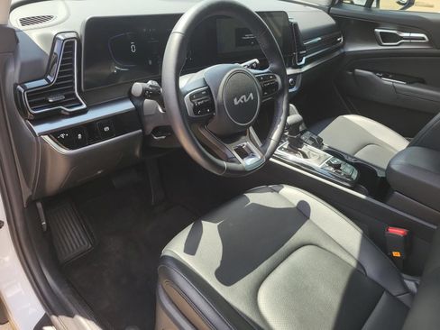 Used 2025 Kia Sportage EX FWD image 18