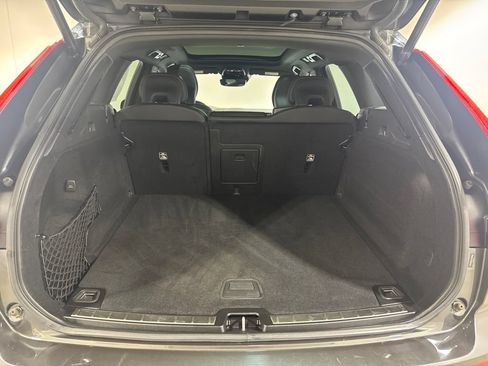 Used 2020 Volvo XC60 T6 Momentum AWD/4WD image 29