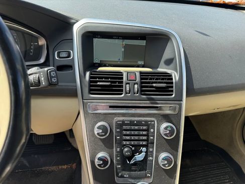 Used 2016 Volvo XC60 T6 w/ Proximity Package image 27