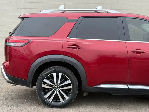 Used 2023 Nissan Pathfinder Platinum AWD/4WD image 14