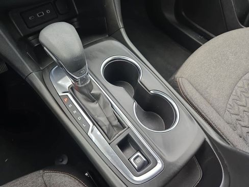 Used 2023 Chevrolet Equinox LT image 29