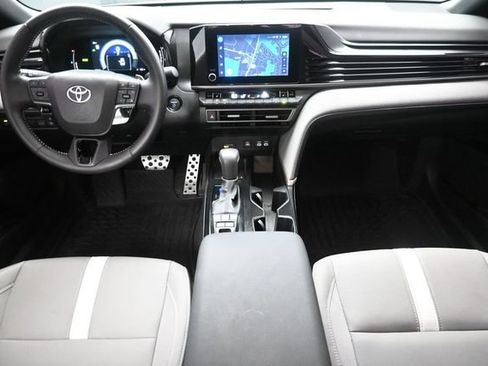 Used 2025 Toyota Camry SE w/ Convenience Package FWD image 20
